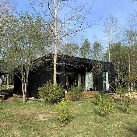 Small Cozy 3-Room House With Terrace & Large Garden Ilmandu Buitenkant foto