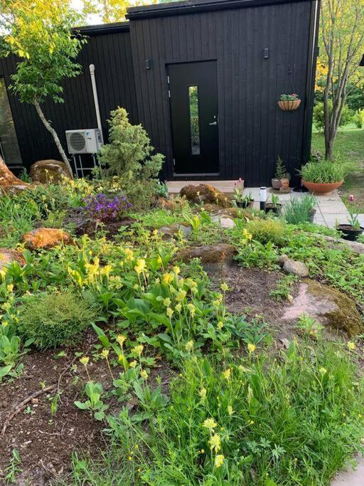 Small Cozy 3-Room House With Terrace & Large Garden Ilmandu Buitenkant foto