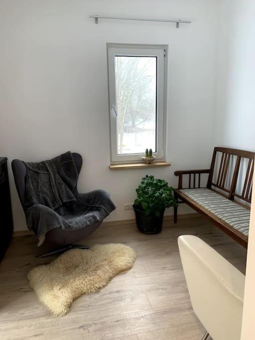 Small Cozy 3-Room House With Terrace & Large Garden Ilmandu Buitenkant foto